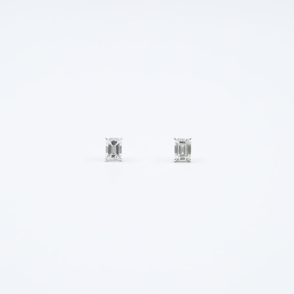 Equi Emerald solitaire 0.5 ct lab grown diamond earring in 18k white gold