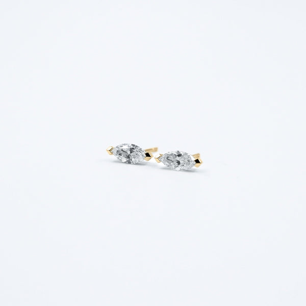 Equi Marquise solitaire 0.5 ct lab grown diamond earring in 18k gold