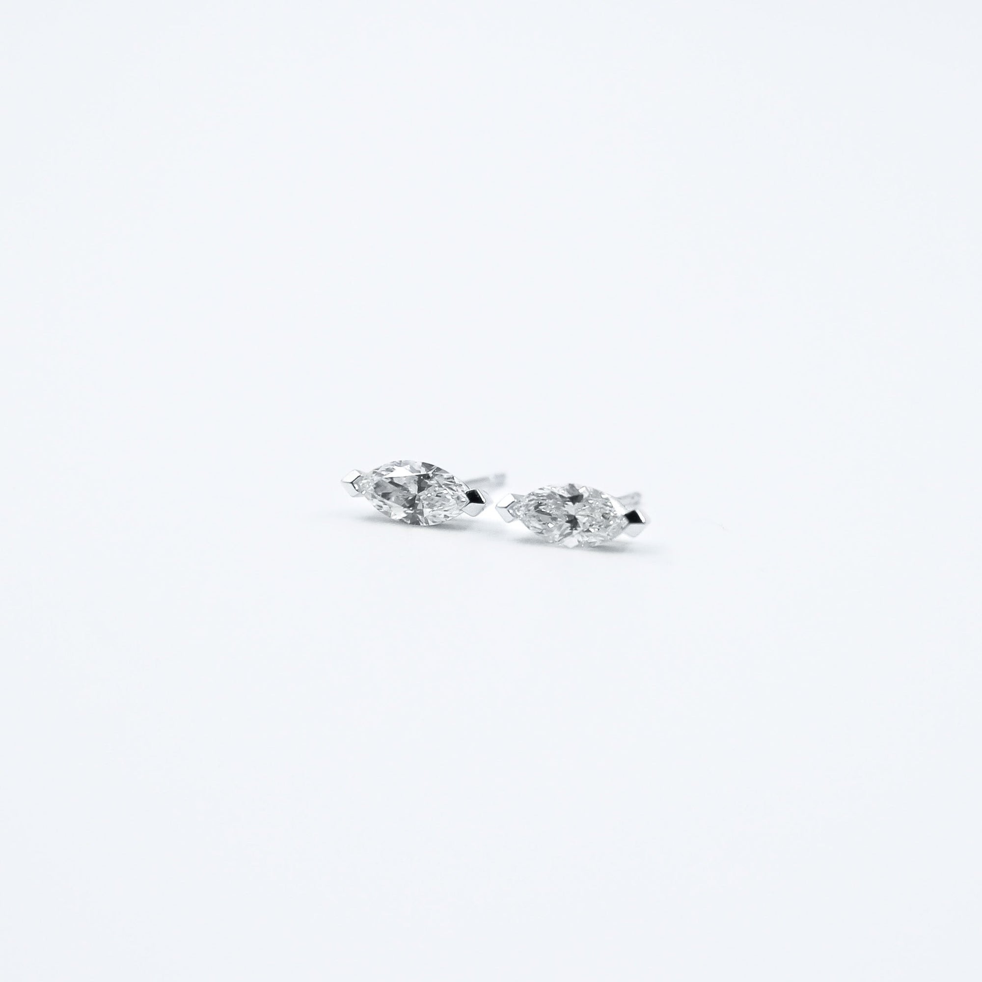 Equi Marquise solitaire 0.5 ct lab grown diamond earring in 18k white gold