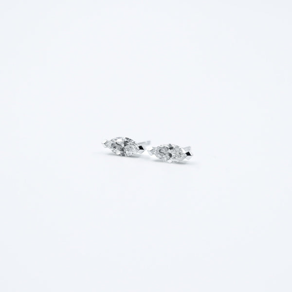 Equi Marquise solitaire 0.5 ct lab grown diamond earring in 18k white gold