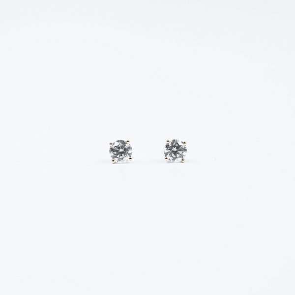 Equi round solitaire 0.5 ct lab grown diamond earring in 18k gold